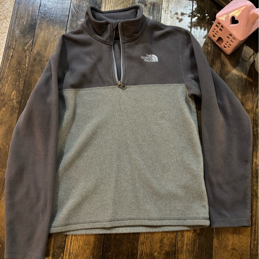 The North Face Gray and Light Gray Fleece Pullover